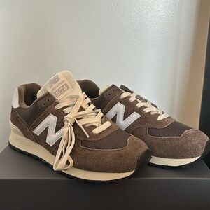 New Balance 574 DARK MUSHROOM|ANGORA|BLACK 9.5W